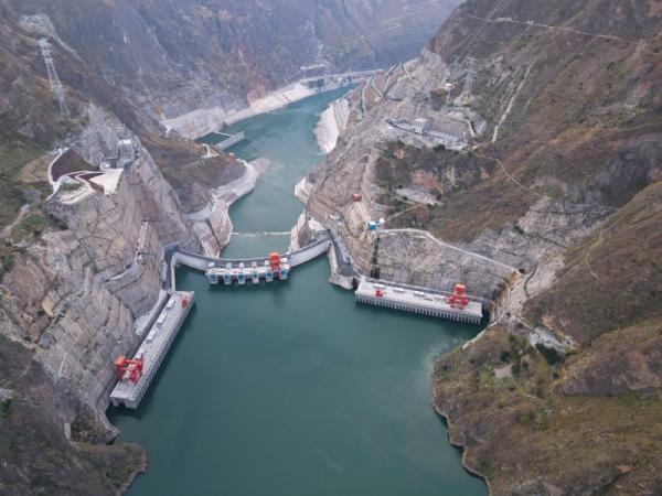 全面投產發電后的烏東德電站。受訪者供圖